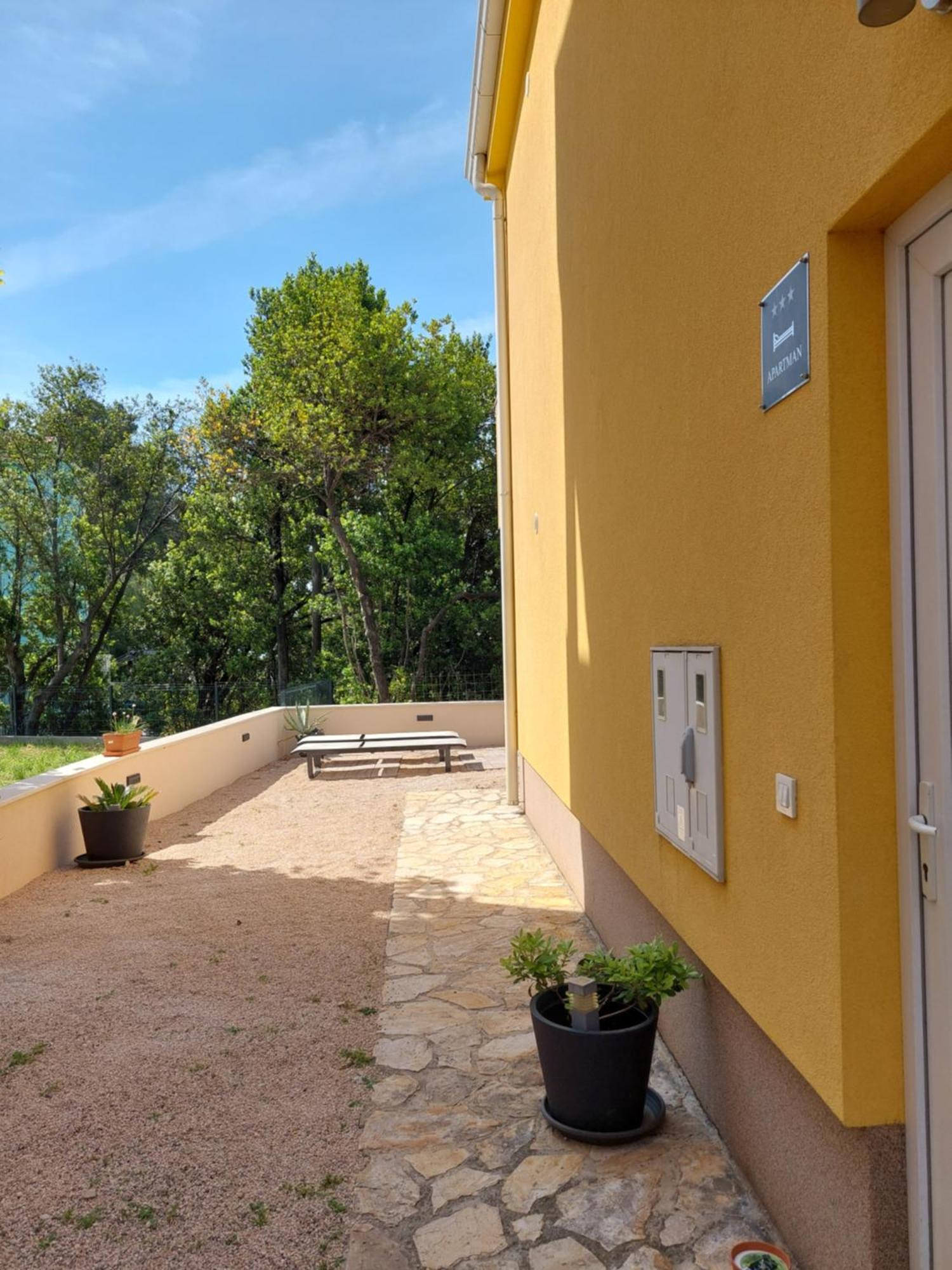 Spacious Apartment Close To The Sea In Split Area Kaštela Zewnętrze zdjęcie