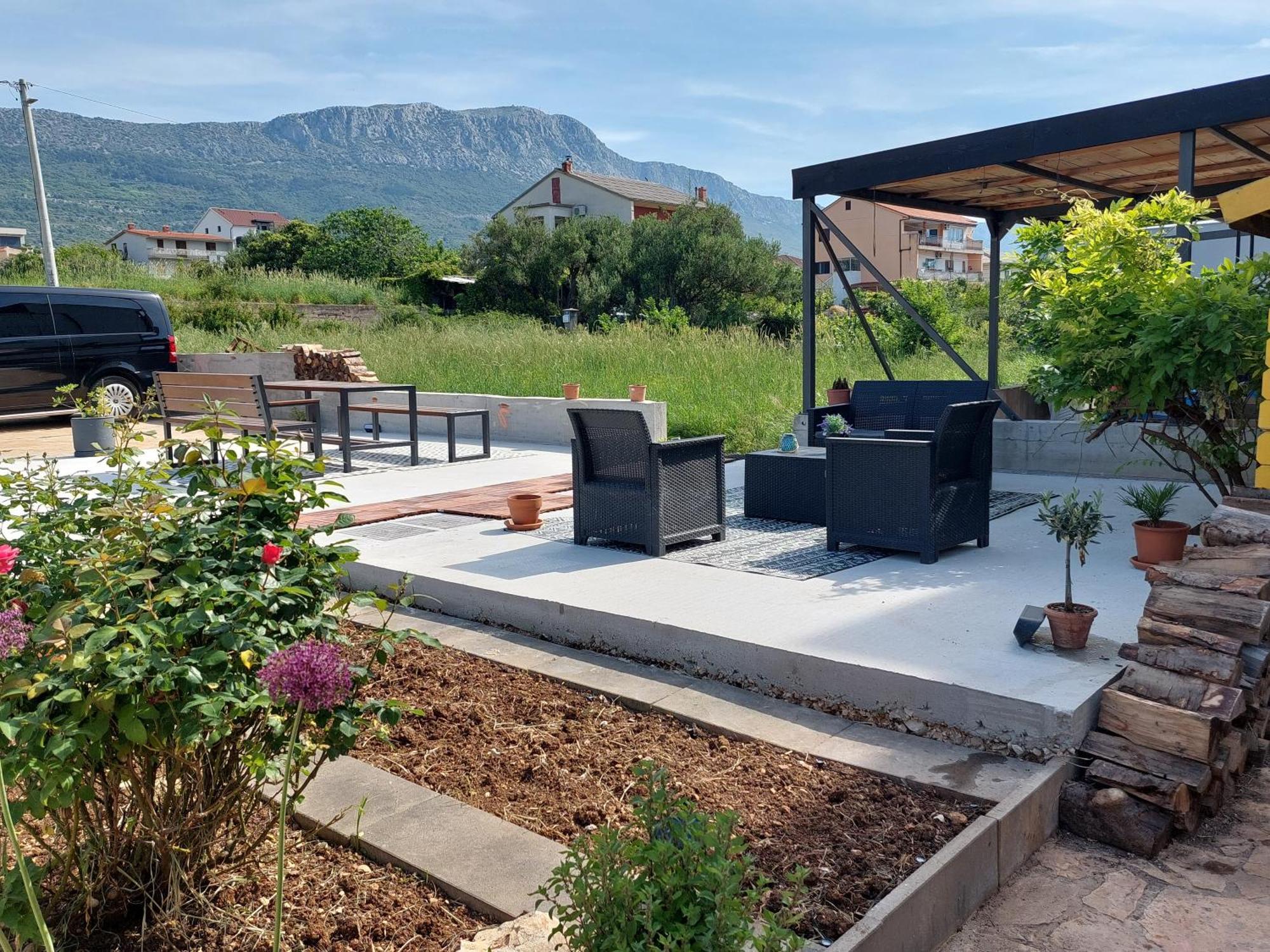 Spacious Apartment Close To The Sea In Split Area Kaštela Zewnętrze zdjęcie